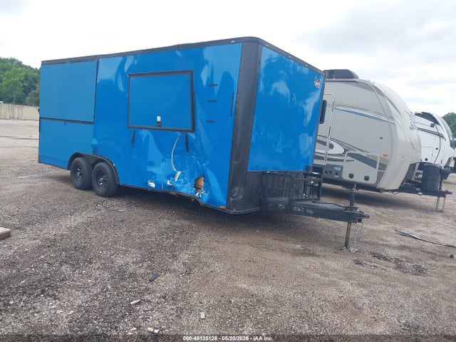Salvage Quality 20 Enclosed Trailer Image