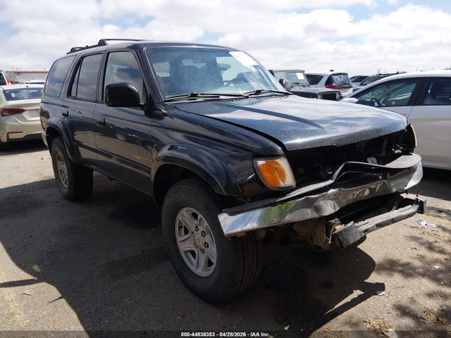 Salvage Toyota 4Runner Image