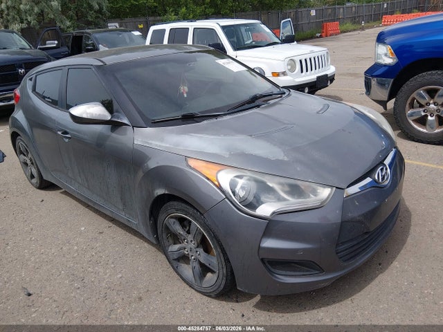 Salvage Hyundai VELOSTER Image