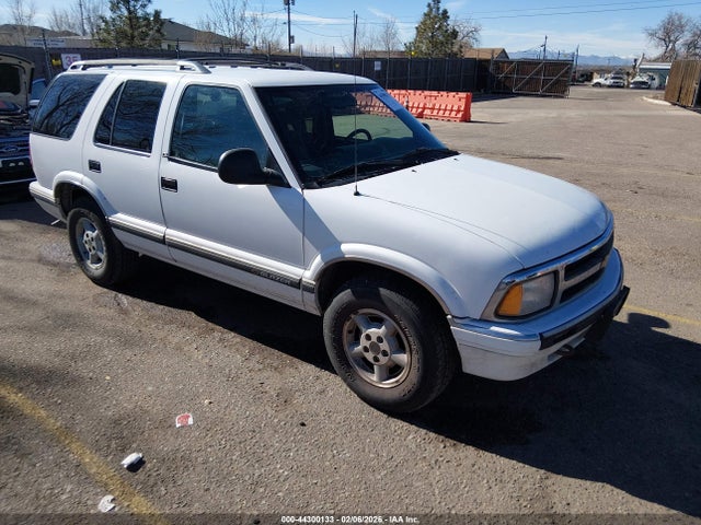 Salvage Chevrolet Blazer Image