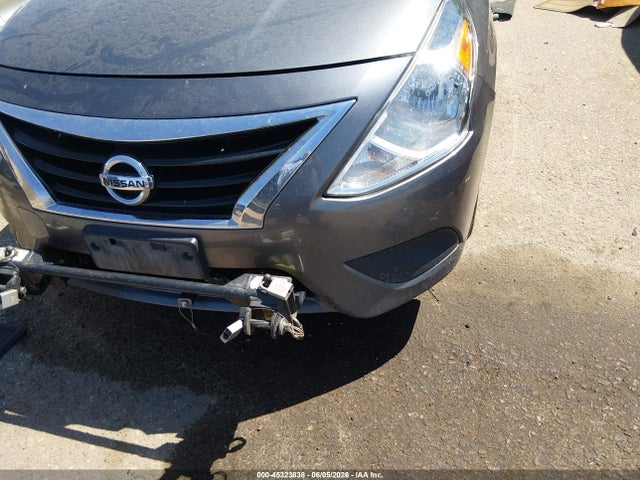 Nissan Versa 1.6 S