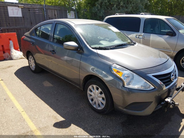 Salvage Nissan Versa Image