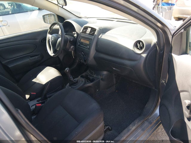 Nissan Versa 1.6 S