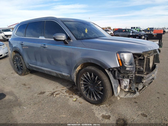 Salvage Kia Telluride Image
