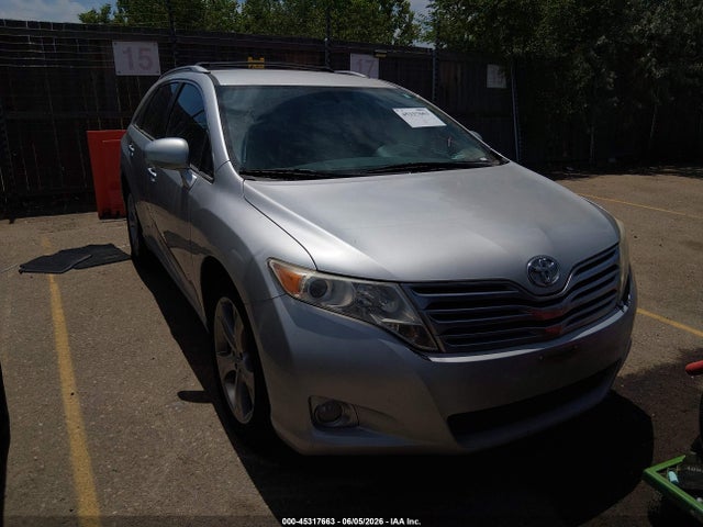 Salvage Toyota Venza Image