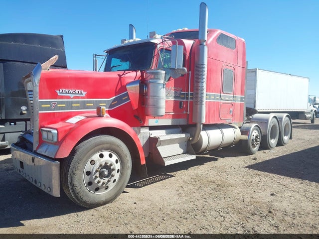Kenworth Construction W900