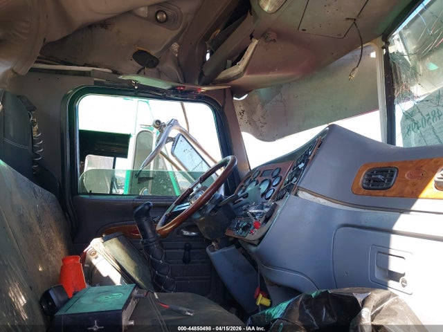 Peterbilt 379