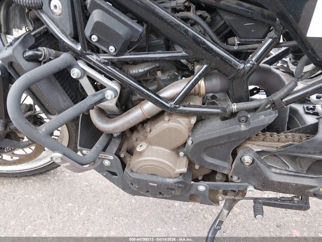 Husqvarna SVARTPILEN 401