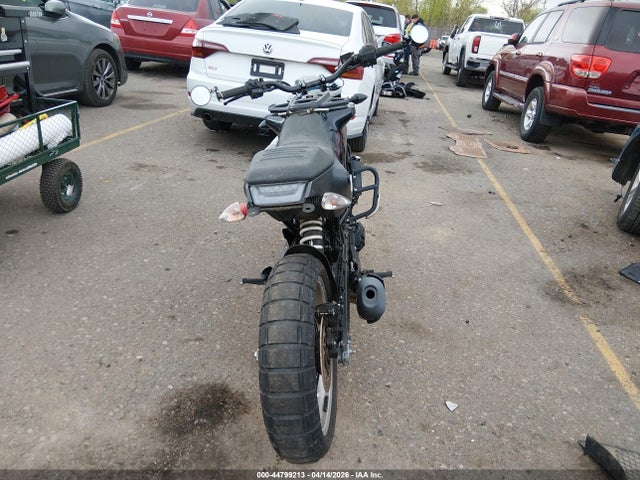 Husqvarna SVARTPILEN 401