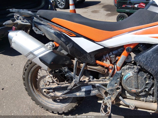 KTM 790 Adventure R