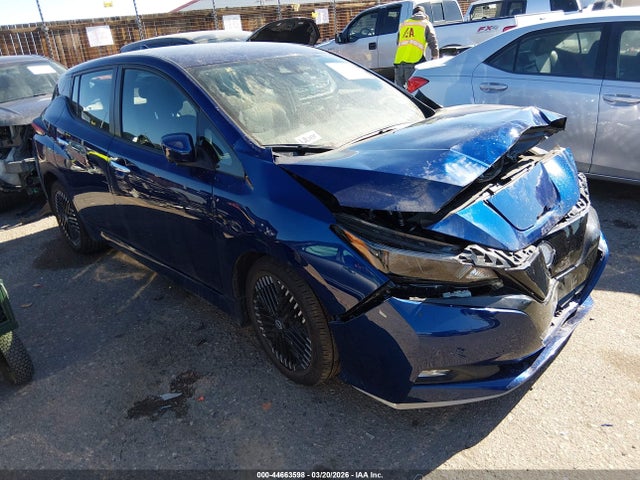 Salvage Nissan LEAF Image