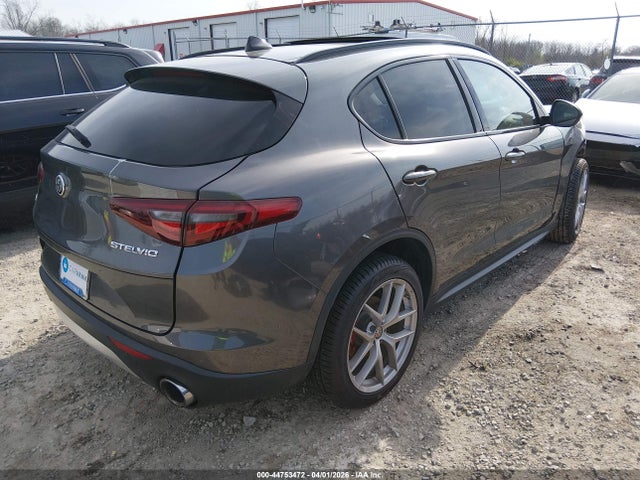 Alfa Romeo Stelvio Sport Awd