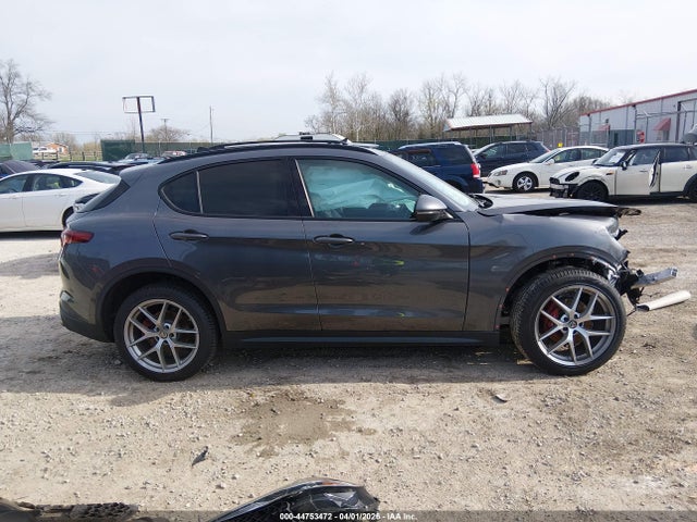 Alfa Romeo Stelvio Sport Awd