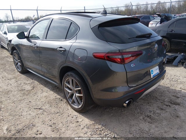 Alfa Romeo Stelvio Sport Awd
