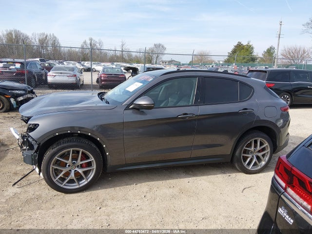 Alfa Romeo Stelvio Sport Awd