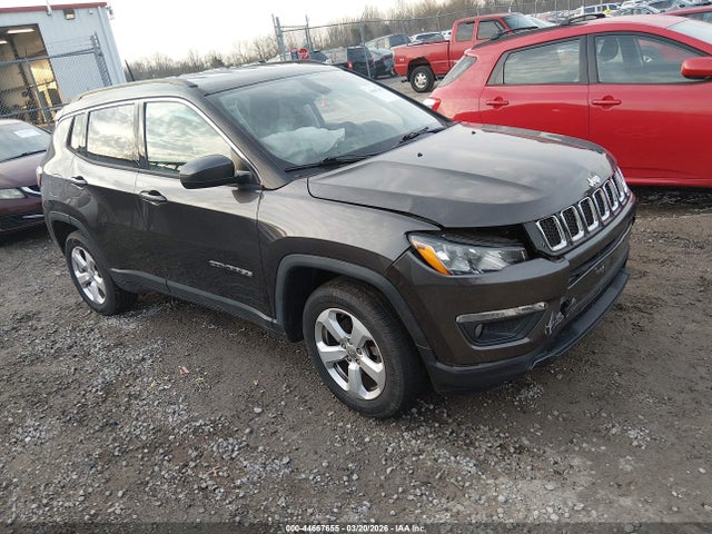Salvage Jeep Compass Image