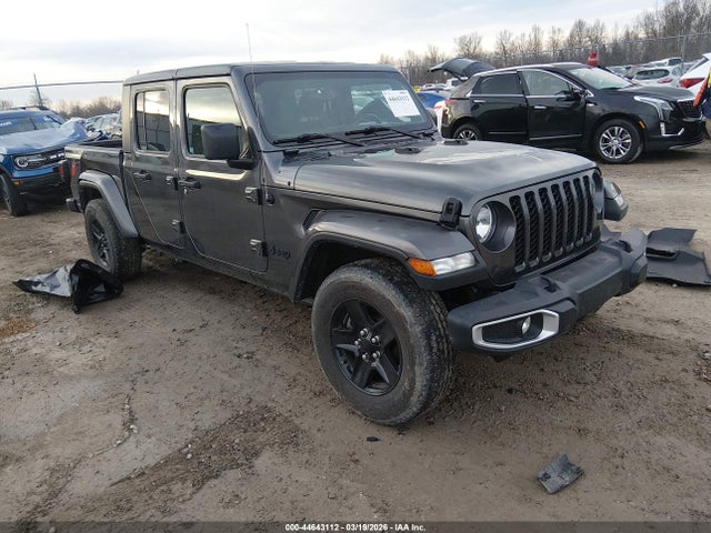 Salvage Jeep Gladiator Image