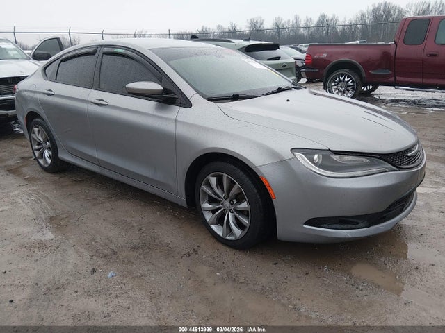 Salvage Chrysler 200 Image