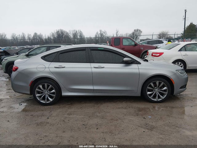 Chrysler 200 S