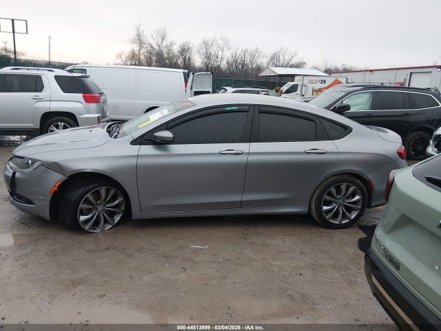 Chrysler 200 S