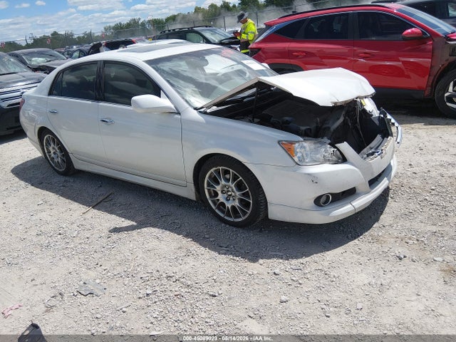 Salvage Toyota Avalon Image