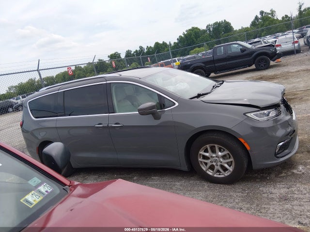 Chrysler Pacifica Touring L