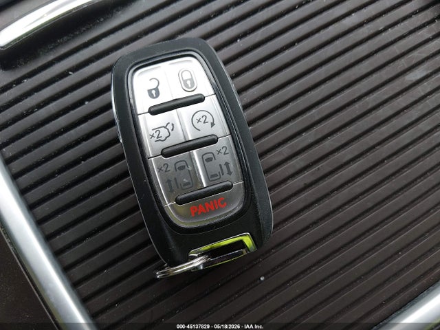 Chrysler Pacifica Touring L