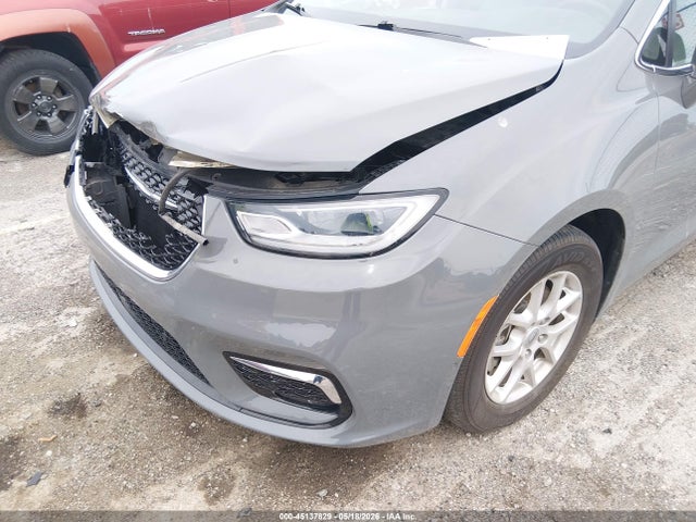 Chrysler Pacifica Touring L