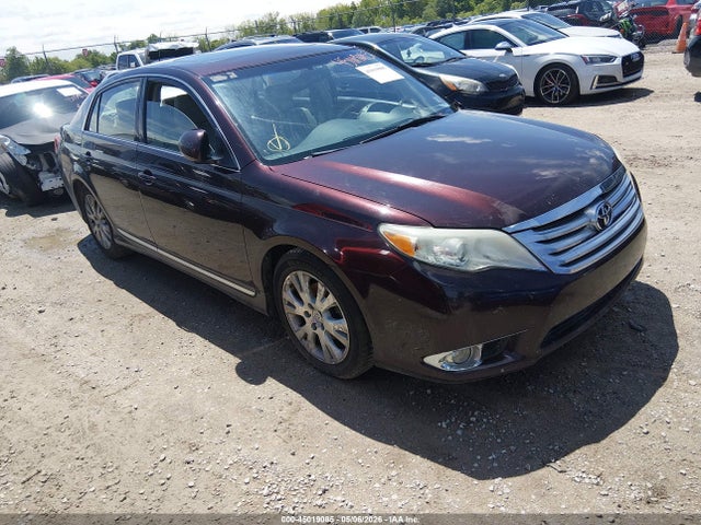 Salvage Toyota Avalon Image