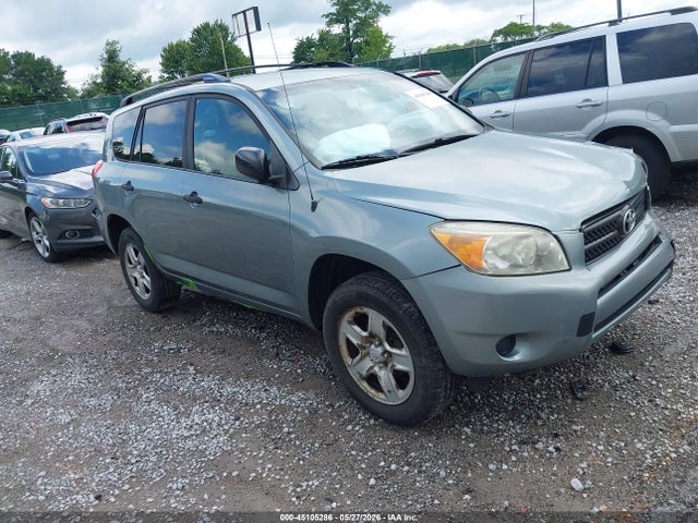 Salvage Toyota RAV4 Image