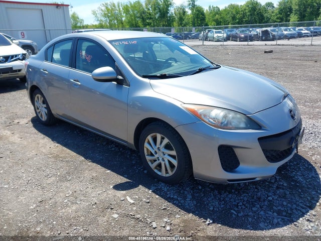 Salvage Mazda Mazda3 Image