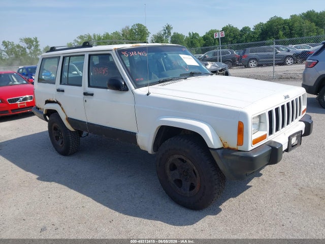 Salvage Jeep Cherokee Image