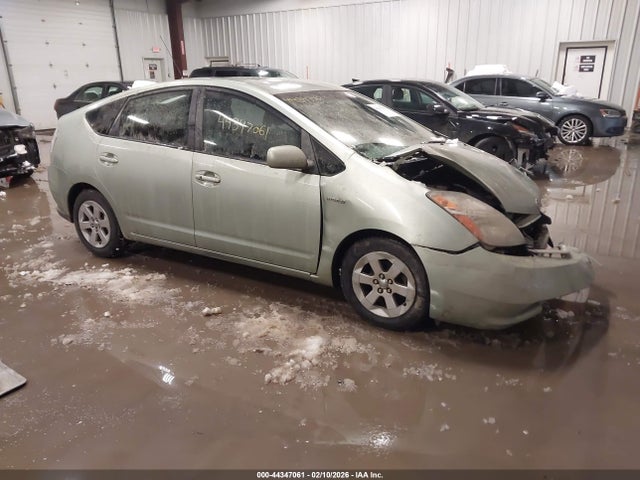 Salvage Toyota Prius Image
