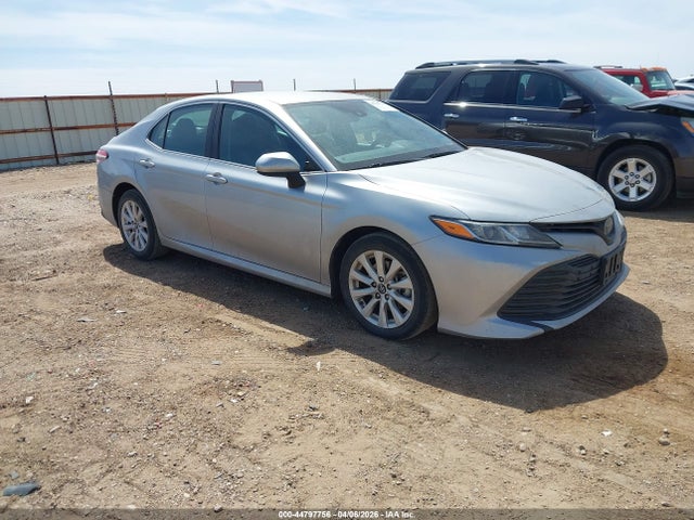 Salvage Toyota Camry Image