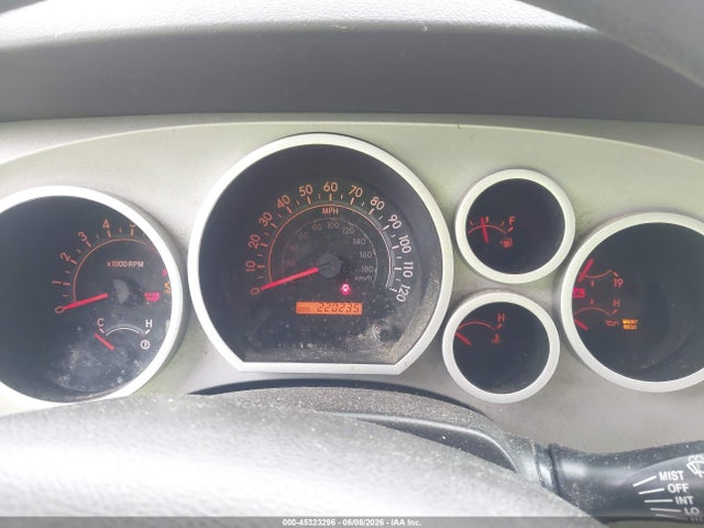 Toyota Tundra Sr5 V8