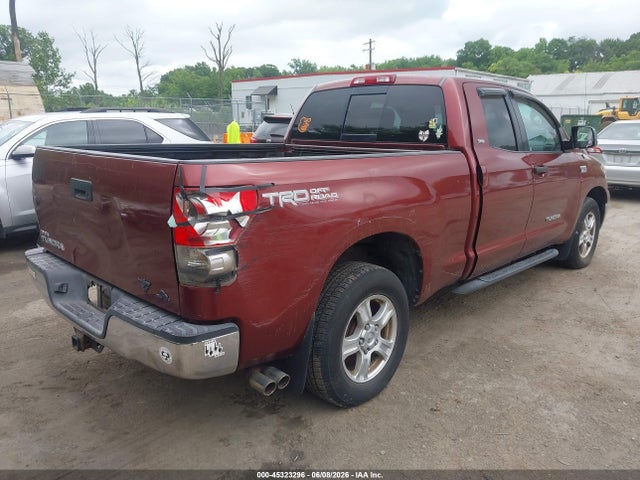 Toyota Tundra Sr5 V8