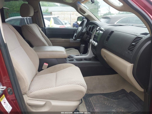 Toyota Tundra Sr5 V8