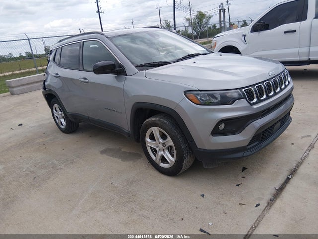 Salvage Jeep Compass Image