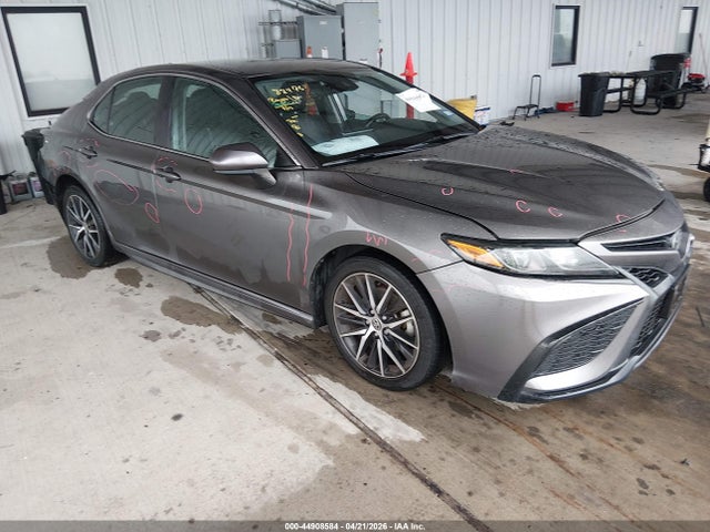 Salvage Toyota Camry Image