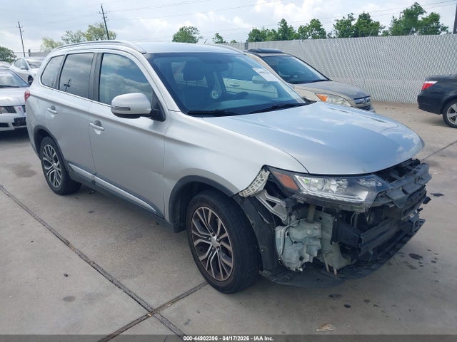 Salvage Mitsubishi Outlander Image