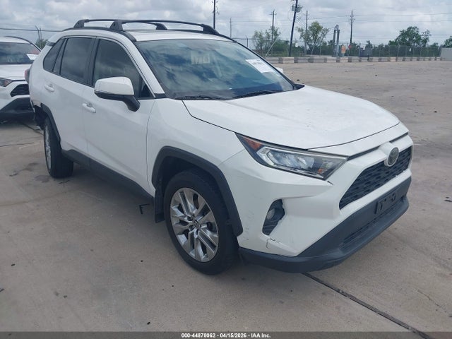 Salvage Toyota RAV4 Image
