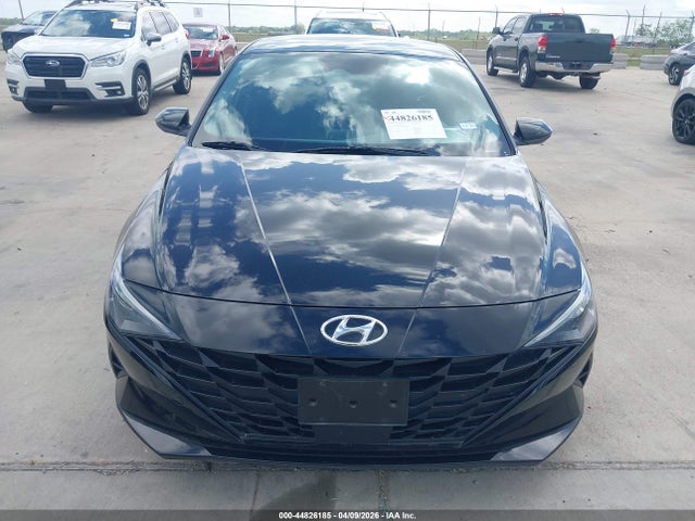 Hyundai ELANTRA Sel