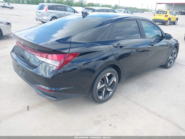 Hyundai ELANTRA Sel