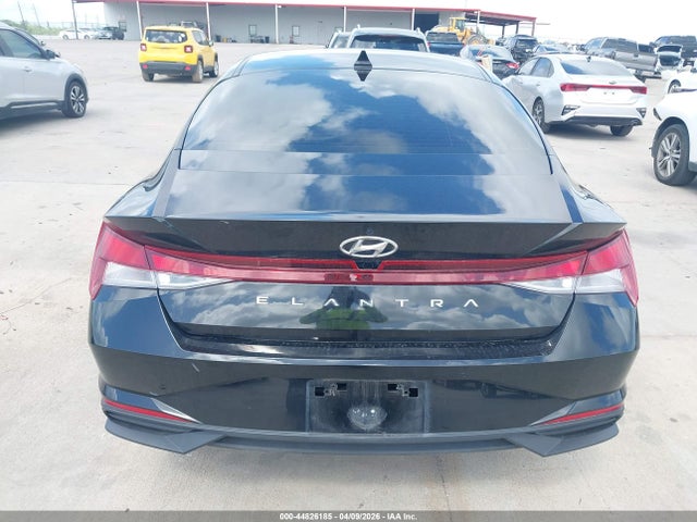 Hyundai ELANTRA Sel