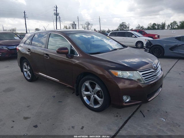 Salvage Toyota Venza Image