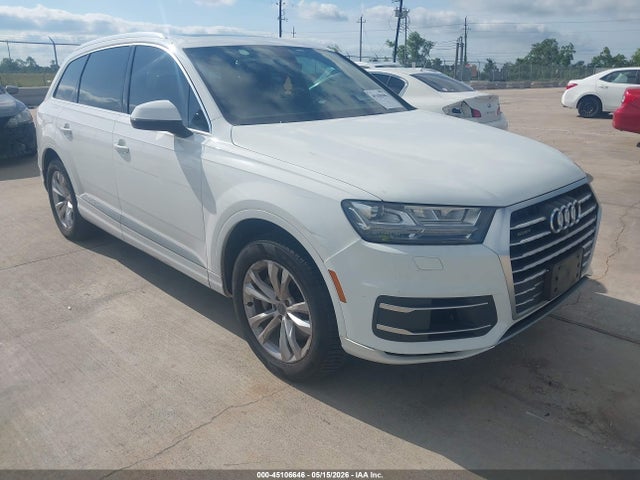 Salvage Audi Q7 Image
