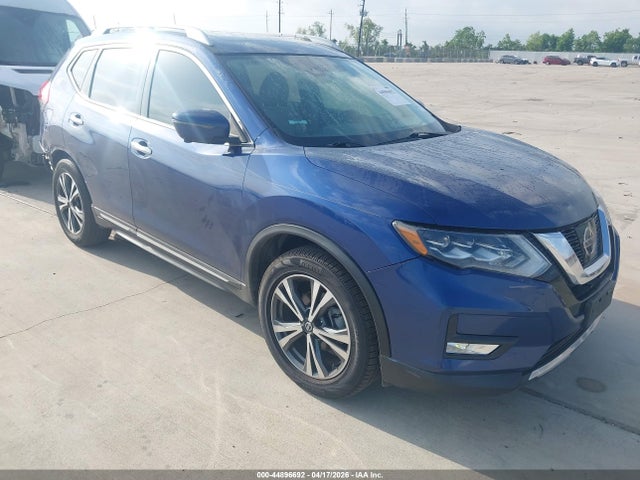 Salvage Nissan Rogue Image