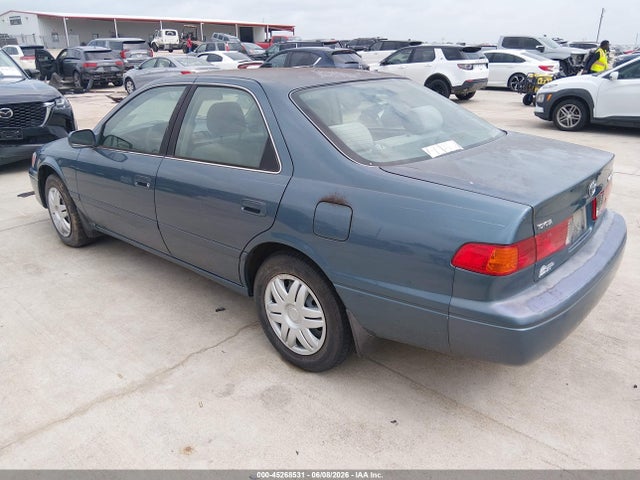 Toyota Camry Ce