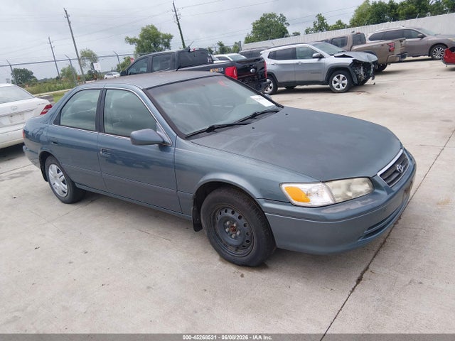 Salvage Toyota Camry Image