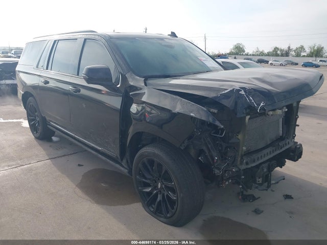Salvage Cadillac Escalade Image